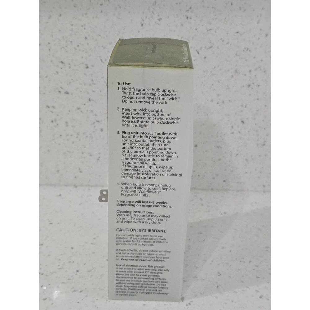 White Barn Wallflowers Fragrance Warmer Diffuser Plug-in Bartlett Pear NIB
